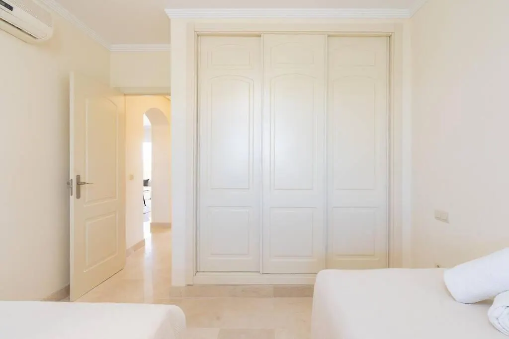 Fantastisch Appartement Vlakbij Zee Estepona Spain